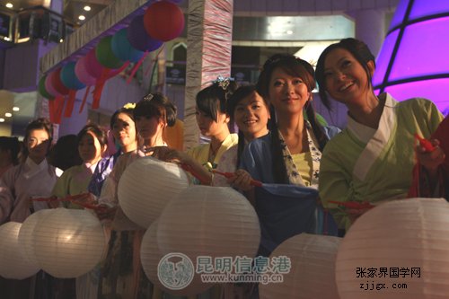 云南国学联盟中秋节祭月 数百市民学古礼(组图)